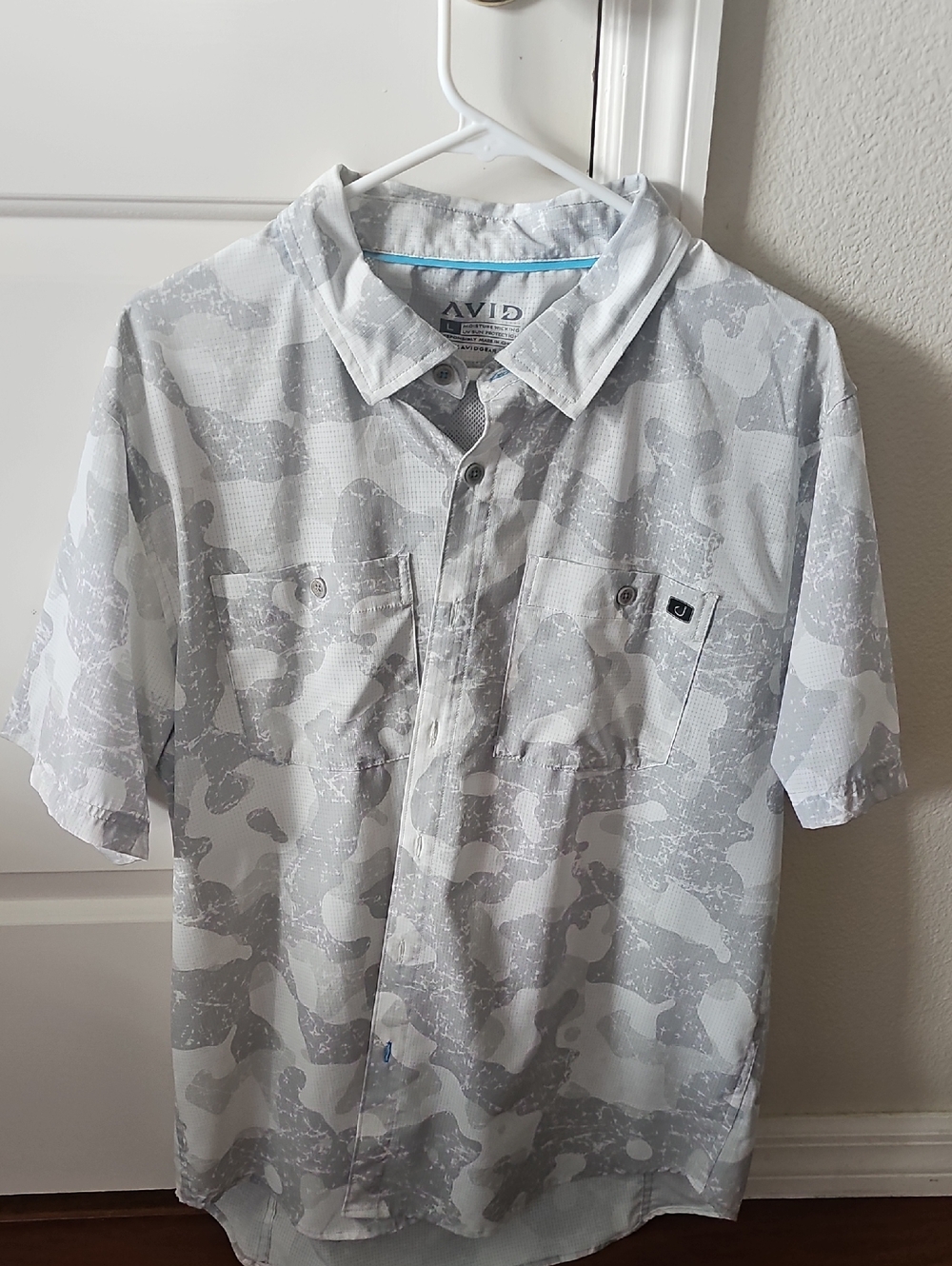 Avid Men's Short-Sleeve Gray Camo Button-Up Shirt